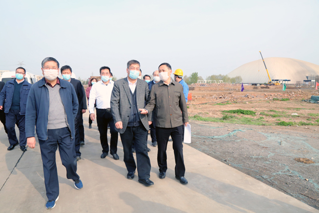 河南省發(fā)改委副主任、能源局局長(zhǎng)高義到萬(wàn)基控股集團(tuán)調(diào)研2×66萬(wàn)千瓦機(jī)組項(xiàng)目建設(shè)情況