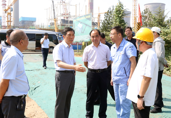 市委常委常務(wù)副市長王琰君到萬基2×60萬千瓦熱電機組施工現(xiàn)場檢查指導工作