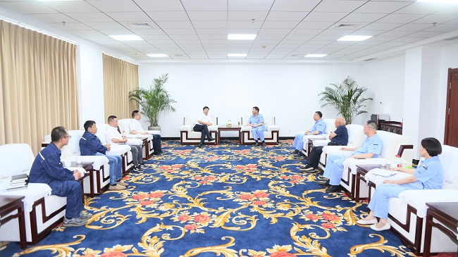 中電建河南工程有限公司黨委書記、董事長劉長龍一行到萬基控股集團(tuán)交流訪談